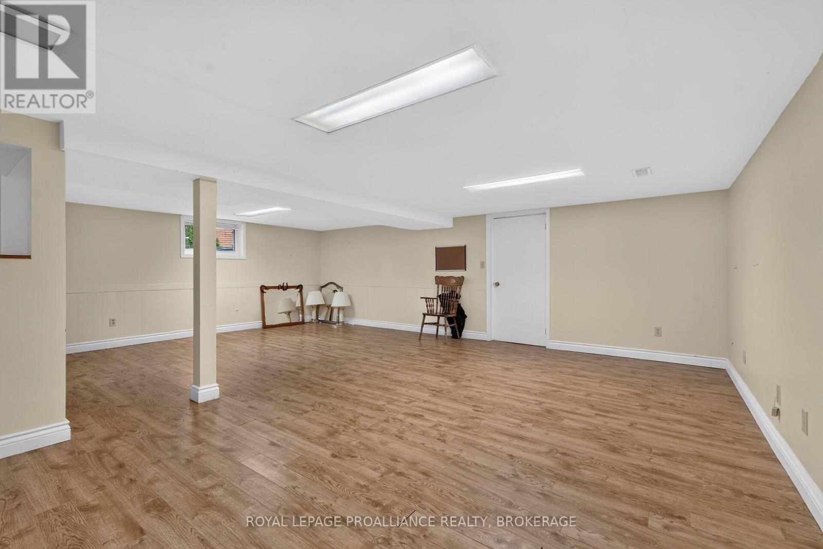 383 BERNICE DRIVE - Image 30