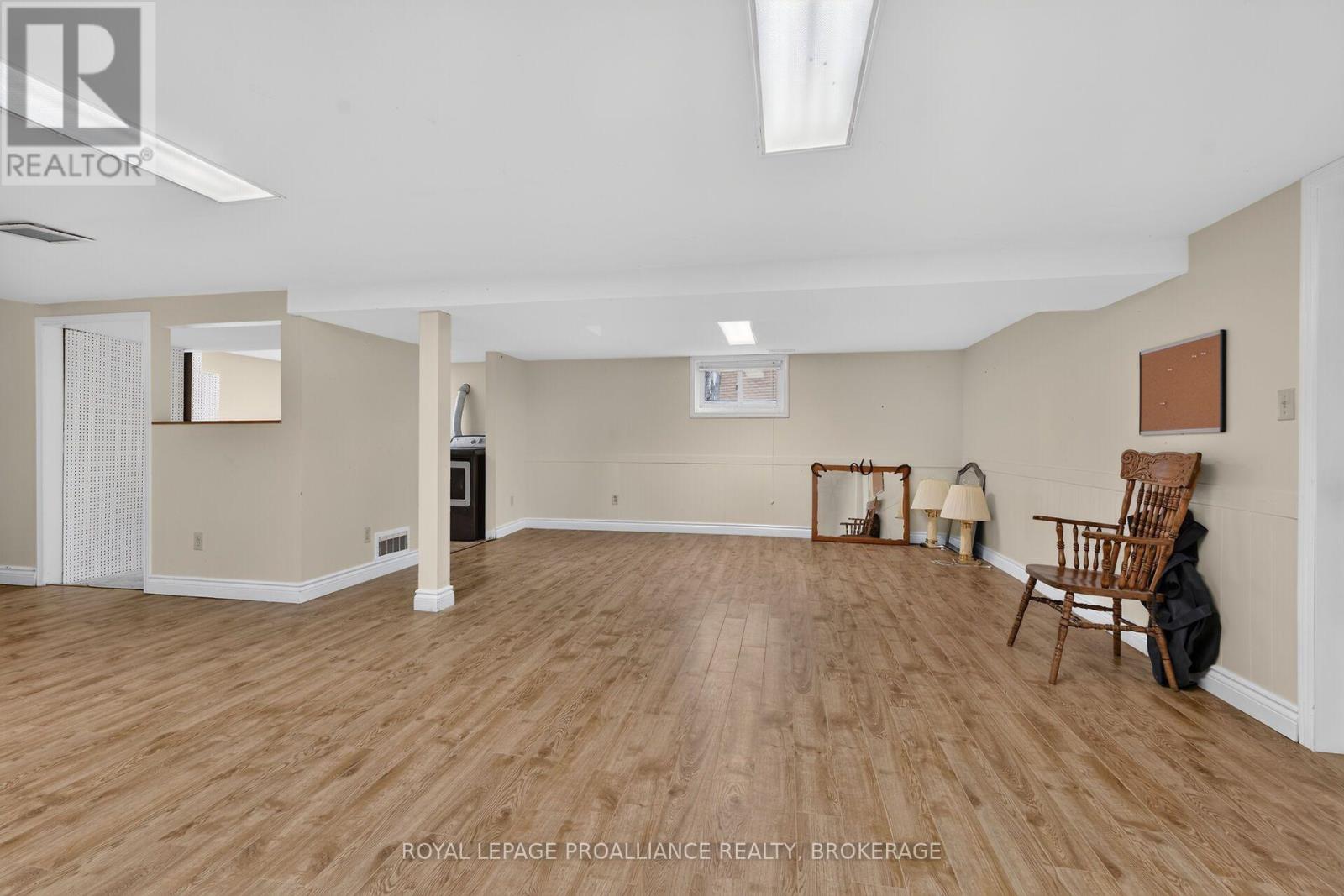 383 BERNICE DRIVE - Image 31