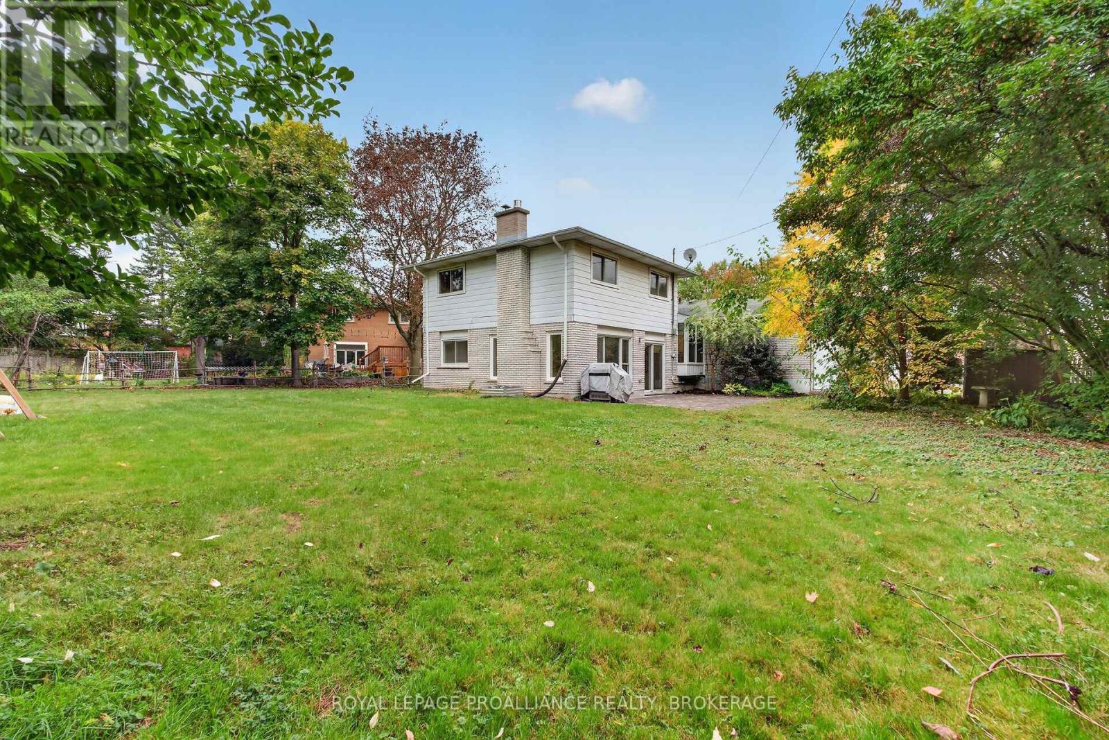 383 BERNICE DRIVE - Image 37