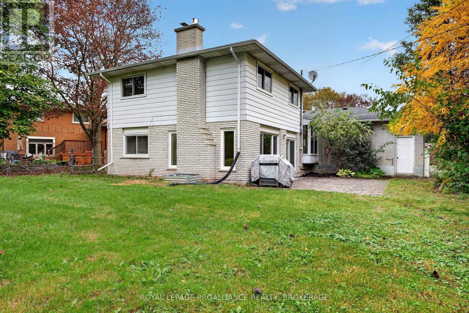 383 BERNICE DRIVE - Image 38