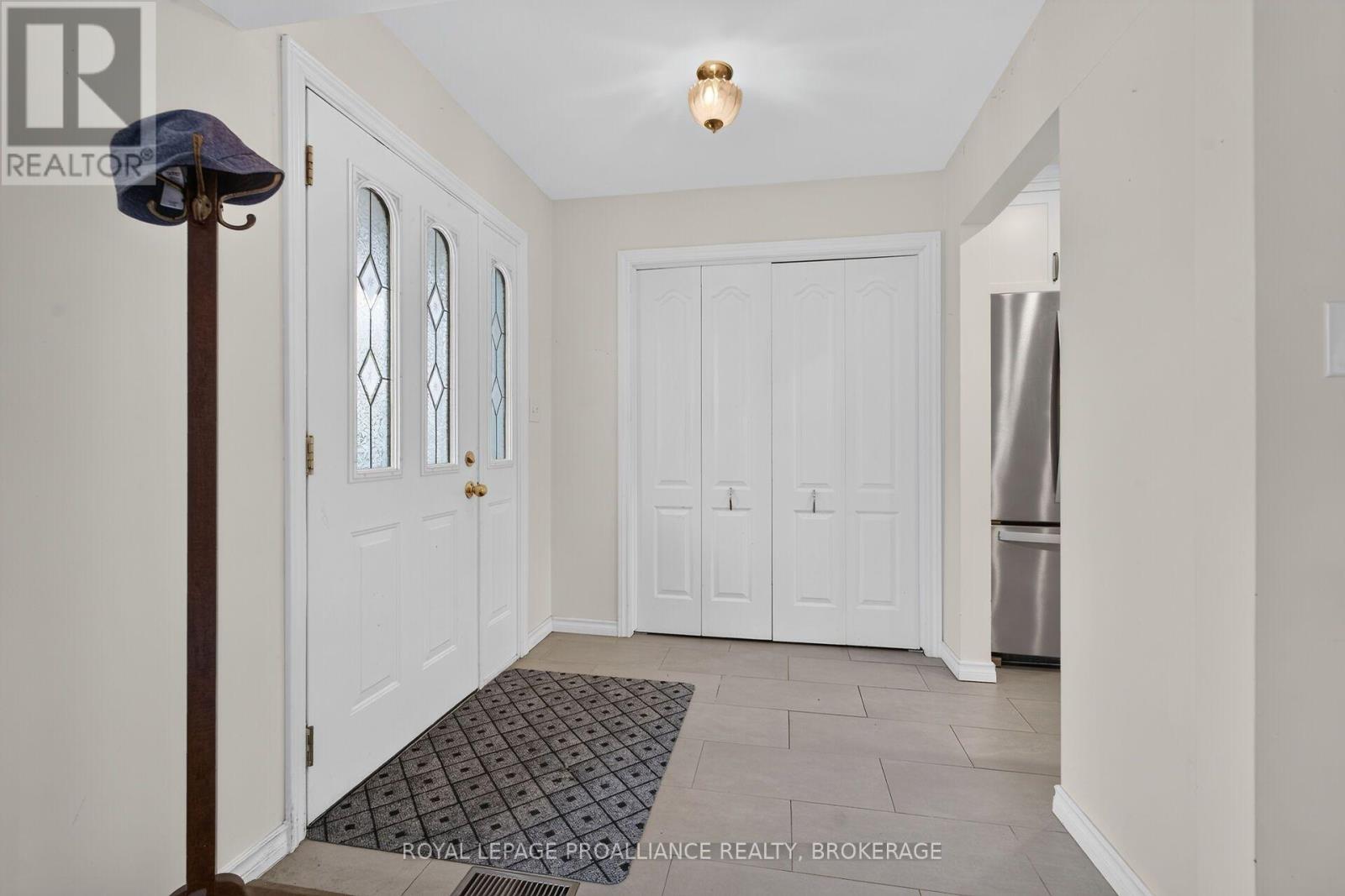 383 BERNICE DRIVE - Image 5