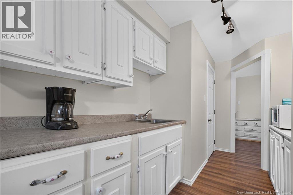 39 Kenmore Drive - 2