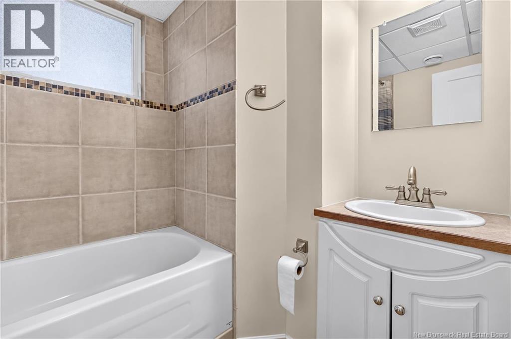 39 Kenmore Drive - 37