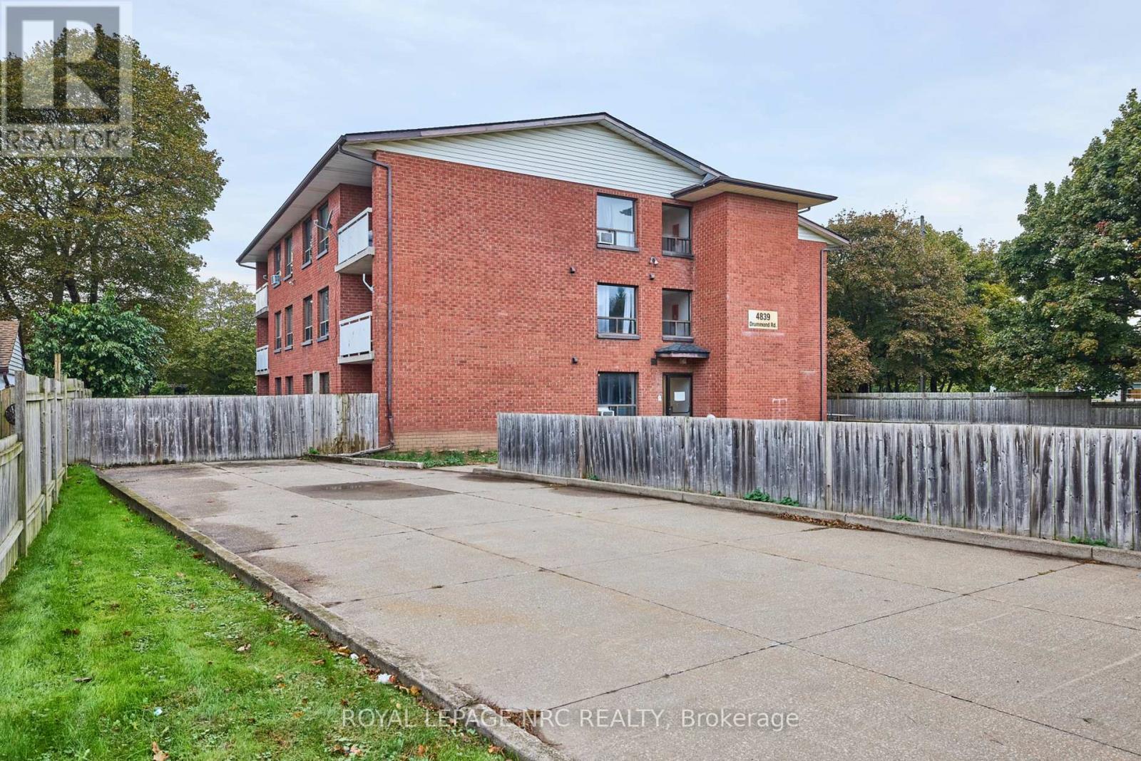 11 - 4839 DRUMMOND ROAD, Niagara Falls (Morrison)