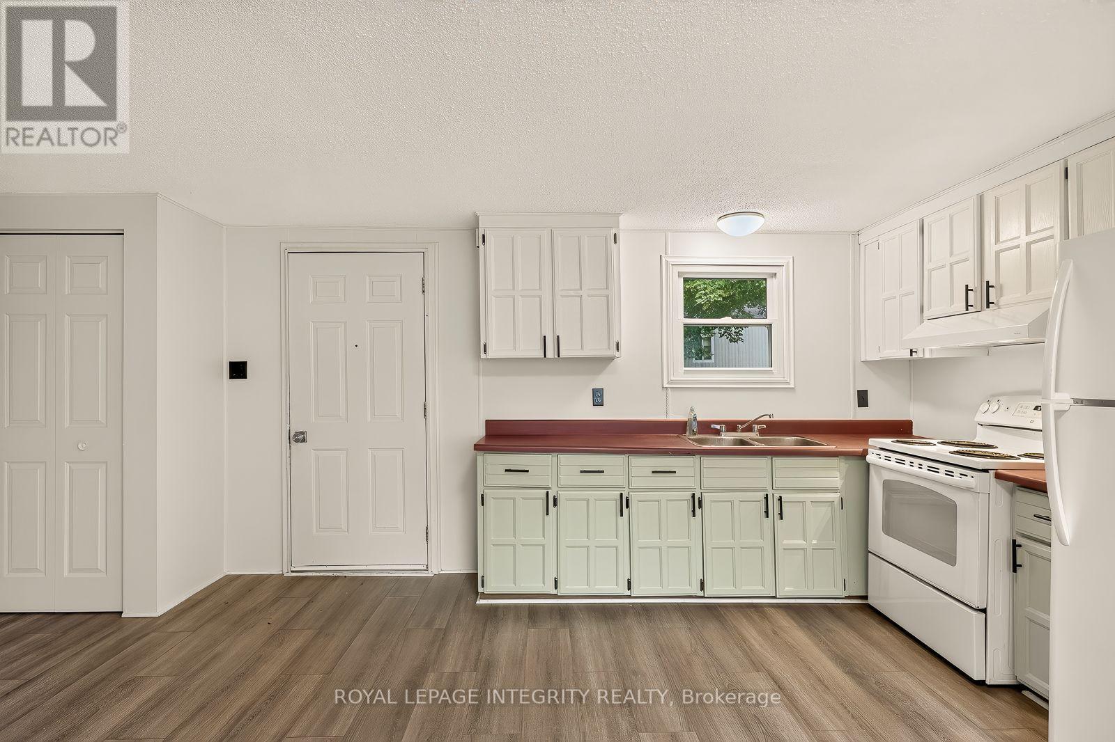 #32 7481 MITCH OWENS ROAD - Image 19