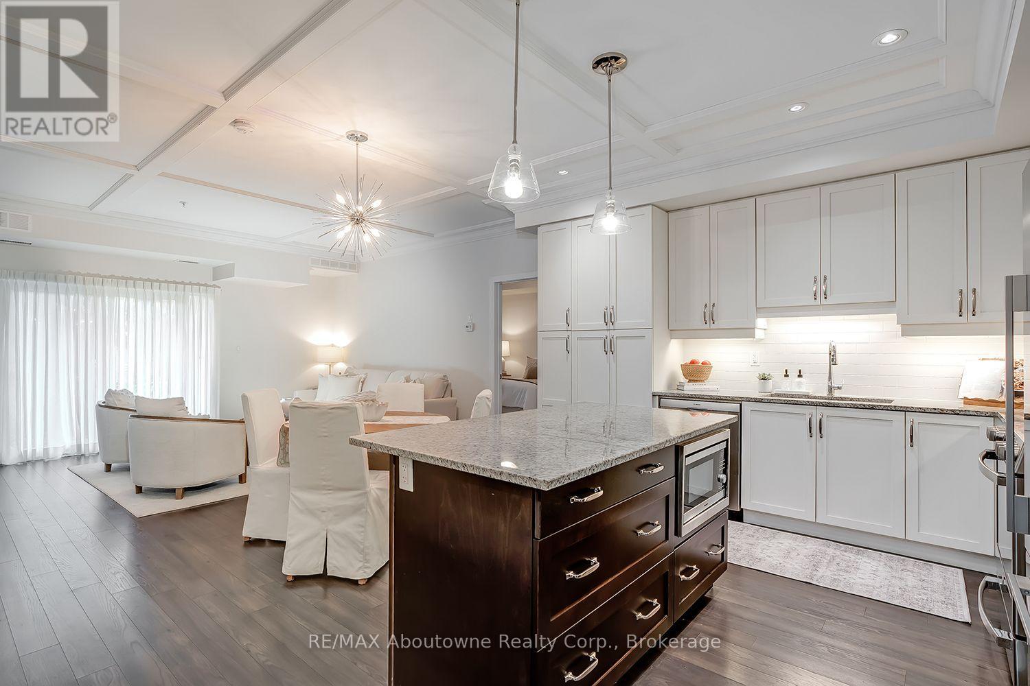 102 - 128 GARDEN DRIVE, Oakville (CO Central) — photo 4