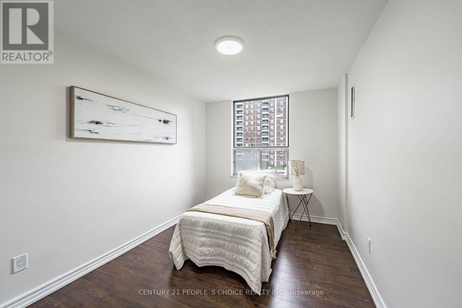 809- 10 Edgecliffe Golfway, Toronto, ON photo 23