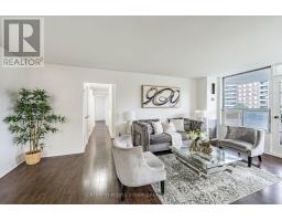 809 - 10 Edgecliffe Golfway, Toronto, ON M3C3A3 Photo 12
