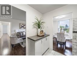 809 - 10 Edgecliffe Golfway, Toronto, ON M3C3A3 Photo 17