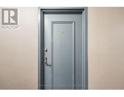 809 - 10 Edgecliffe Golfway, Toronto, ON M3C3A3 Photo 7