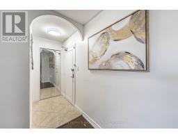 809 - 10 Edgecliffe Golfway, Toronto, ON M3C3A3 Photo 8