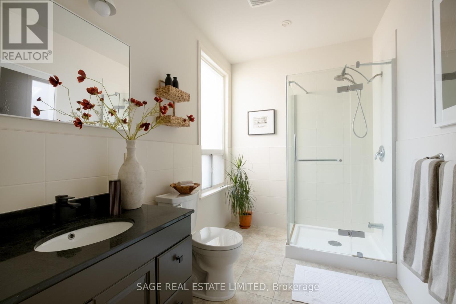 221 PALMERSTON AVENUE - Image 17