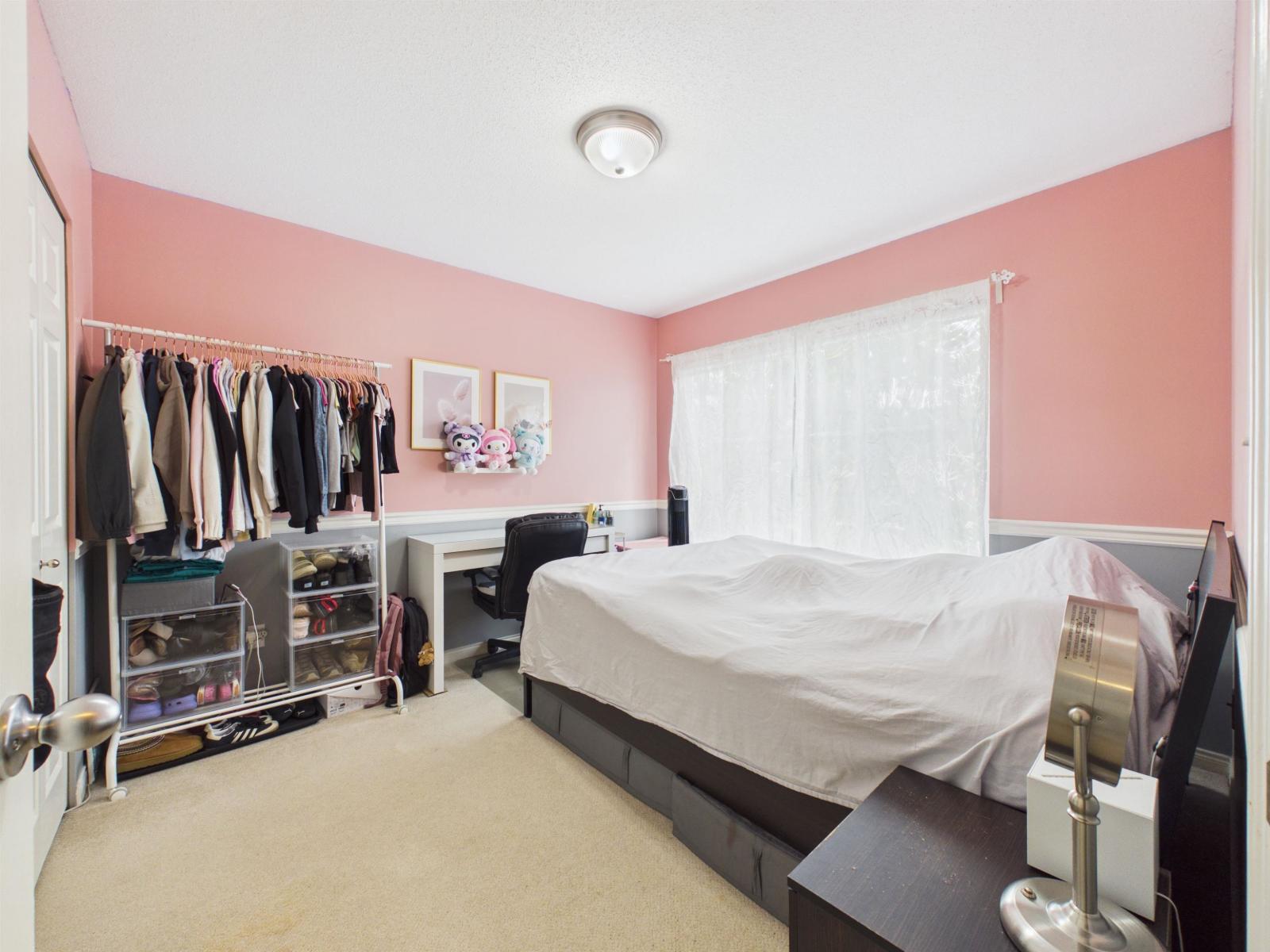 Photo of 74 6465 184A STREET 22