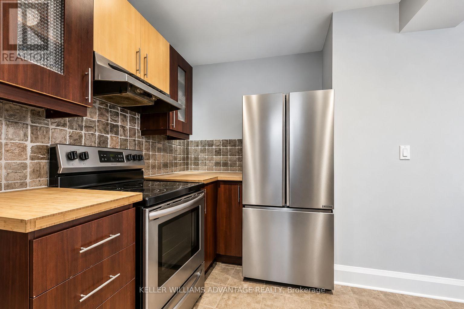 MAIN & 2ND - 585 WOODBINE AVENUE, Toronto (East End-Danforth) — photo 10