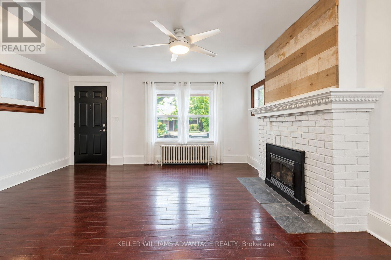 MAIN & 2ND - 585 WOODBINE AVENUE, Toronto (East End-Danforth) — photo 3
