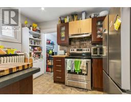 Main & 2nd - 585 Woodbine Avenue, Toronto, ON M4E2H9 Photo 11