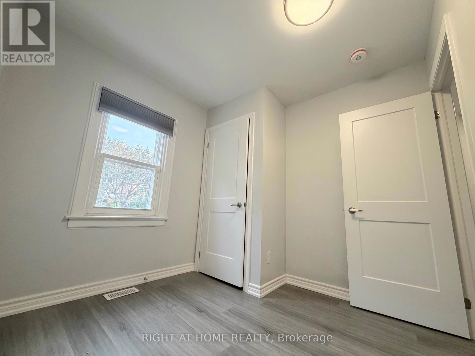 UPPER - 408 STRATHMORE BOULEVARD, Toronto (Danforth)