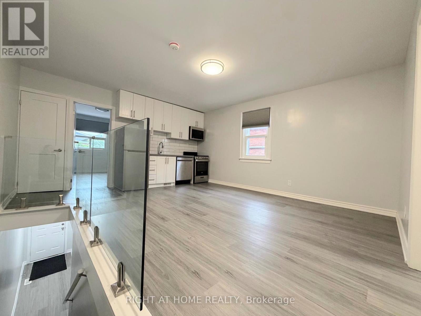 UPPER - 408 STRATHMORE BOULEVARD, Toronto (Danforth) — photo 4
