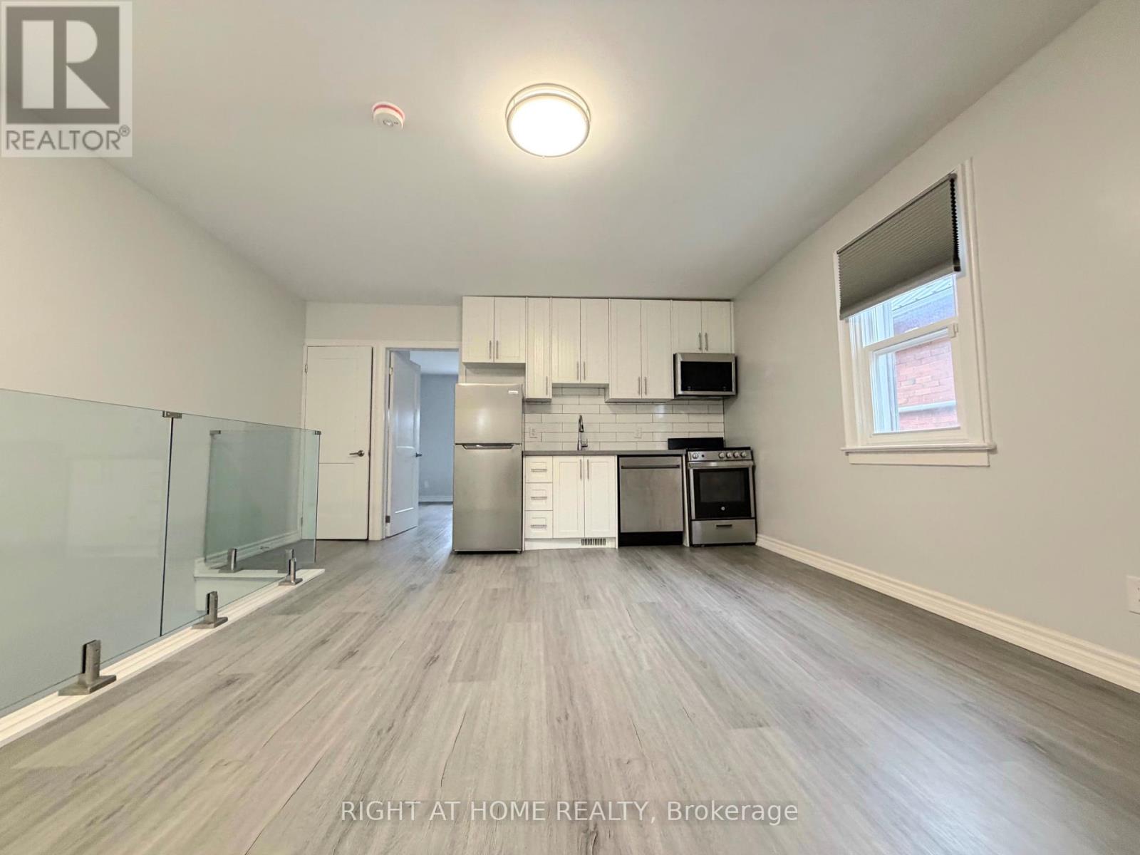 UPPER - 408 STRATHMORE BOULEVARD, Toronto (Danforth) — photo 5