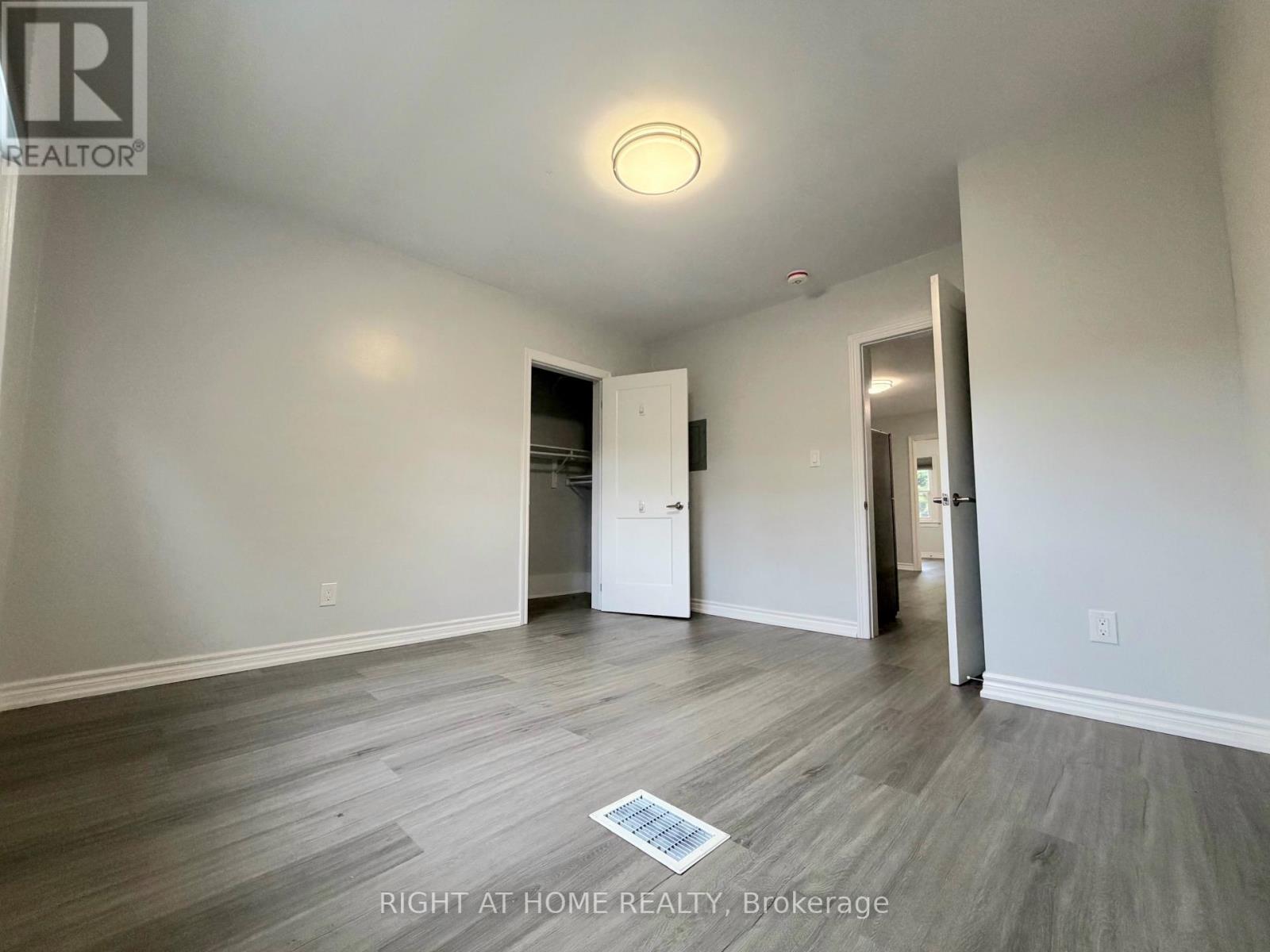 UPPER - 408 STRATHMORE BOULEVARD, Toronto (Danforth) — photo 7