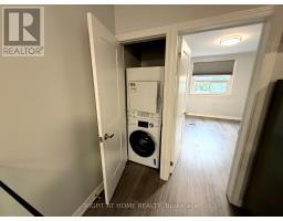 Upper - 408 Strathmore Boulevard, Toronto, ON M4C1N5 Photo 9
