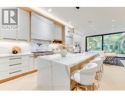 Family room - 10 Wheeler Avenue, Toronto, ON M4L3V2 Photo 7