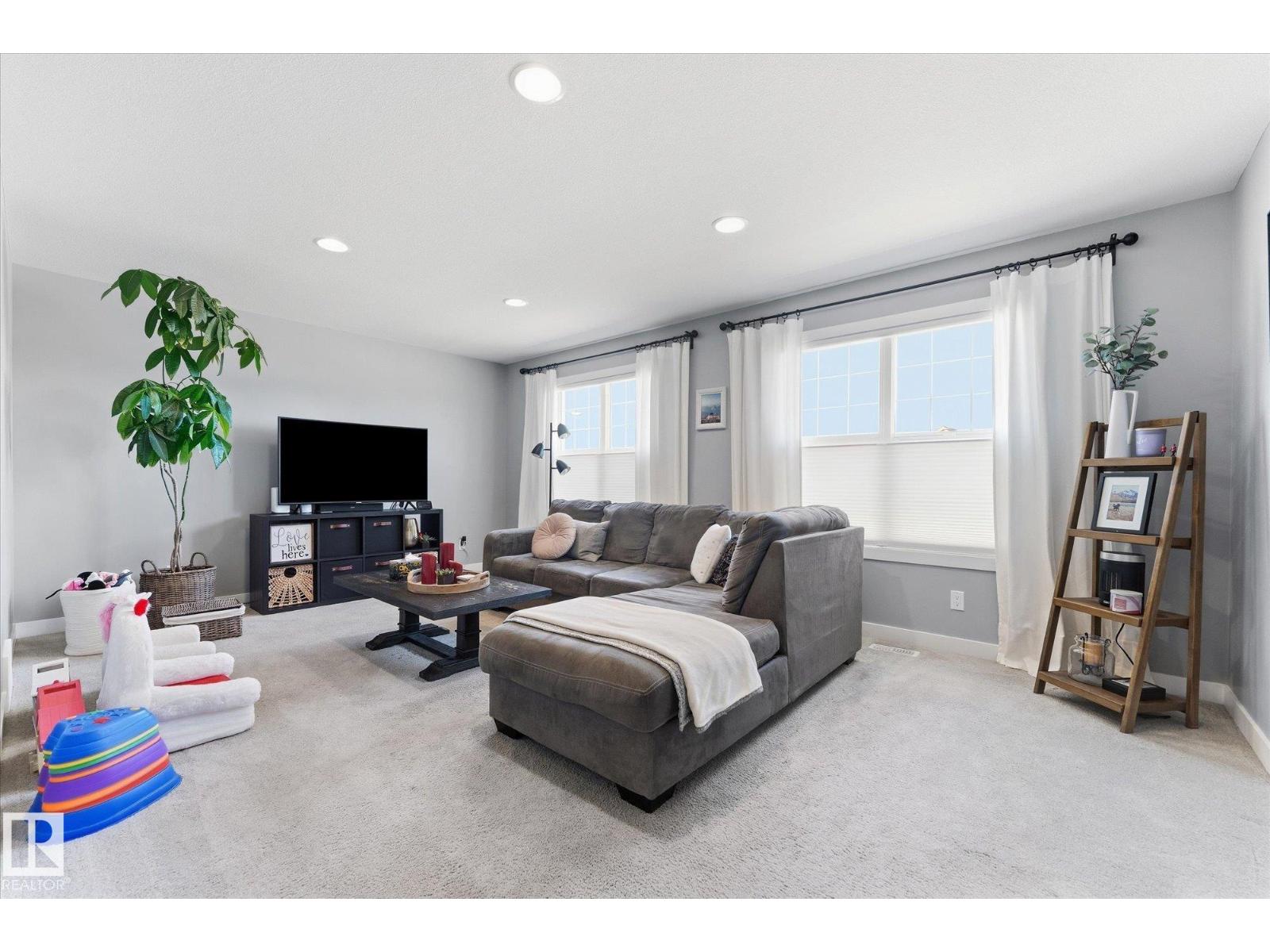 18 ALTADENA PT - 20
