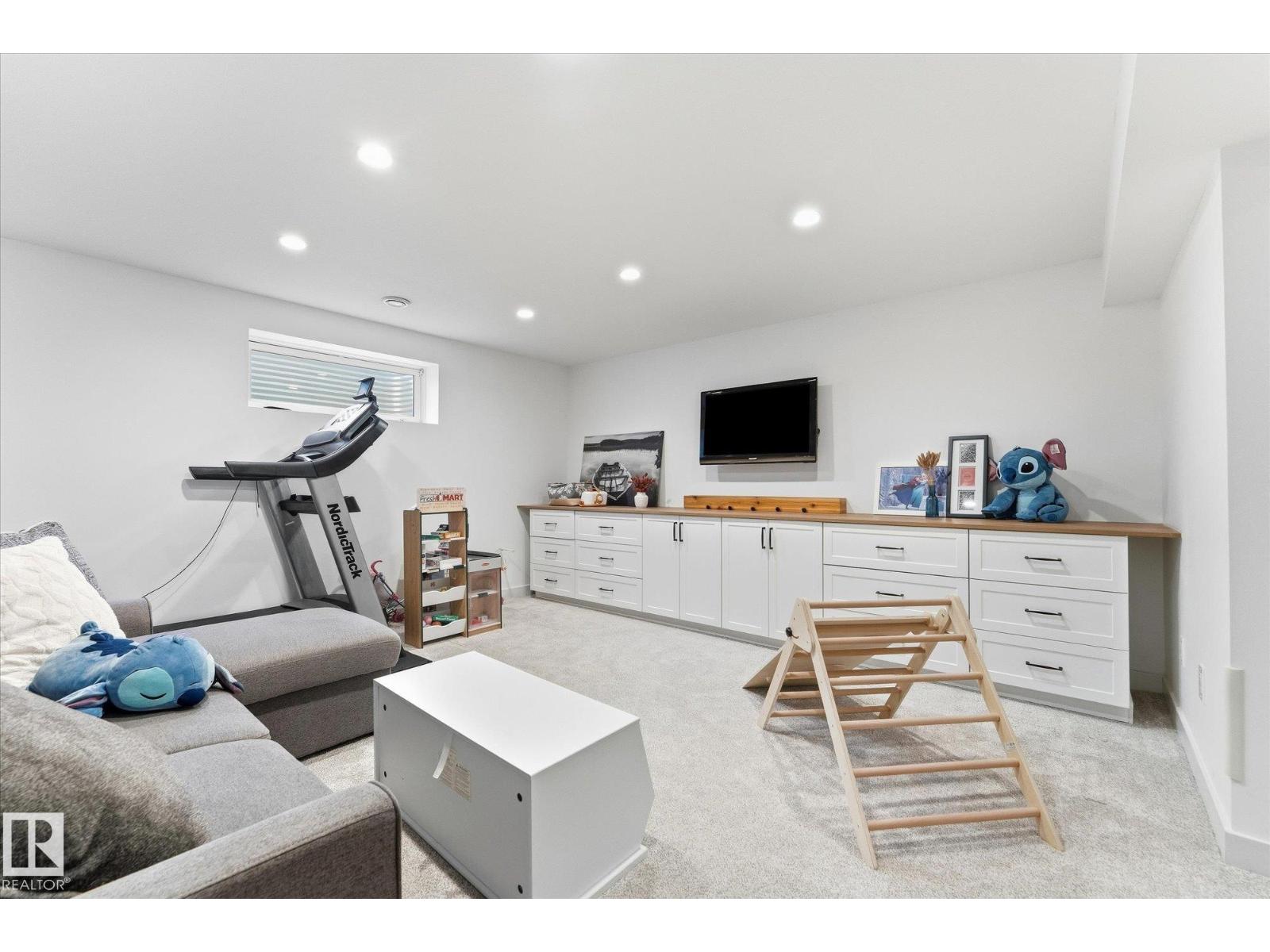 18 ALTADENA PT - 37