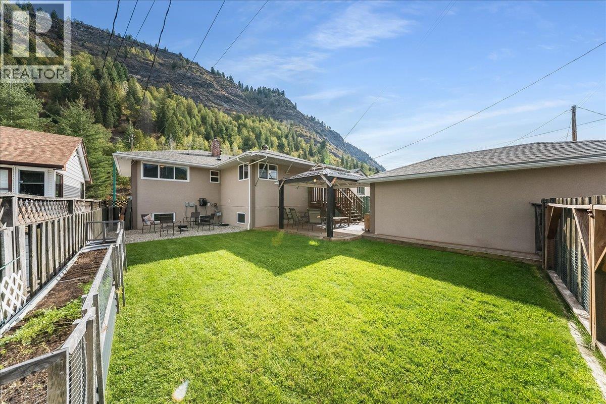 14 Hillside Drive - Image 41