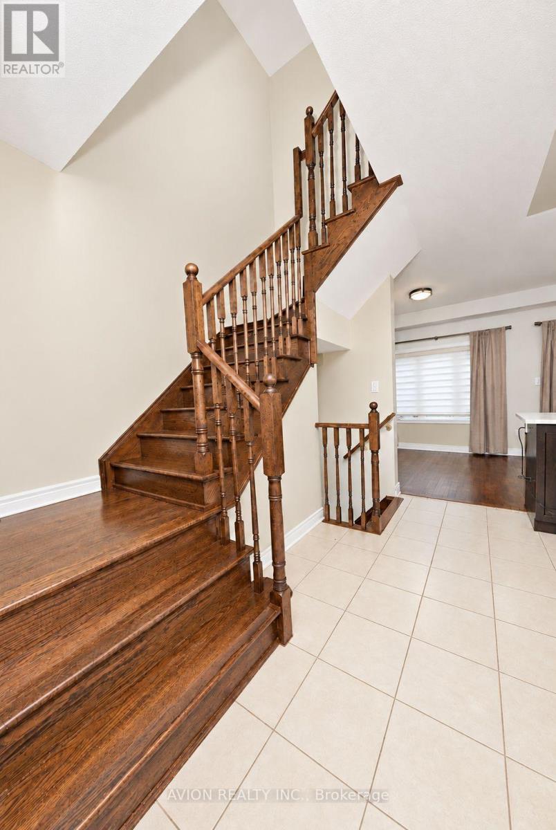 63 FORSYTH CRESCENT N, Barrie (West Bayfield) — photo 4