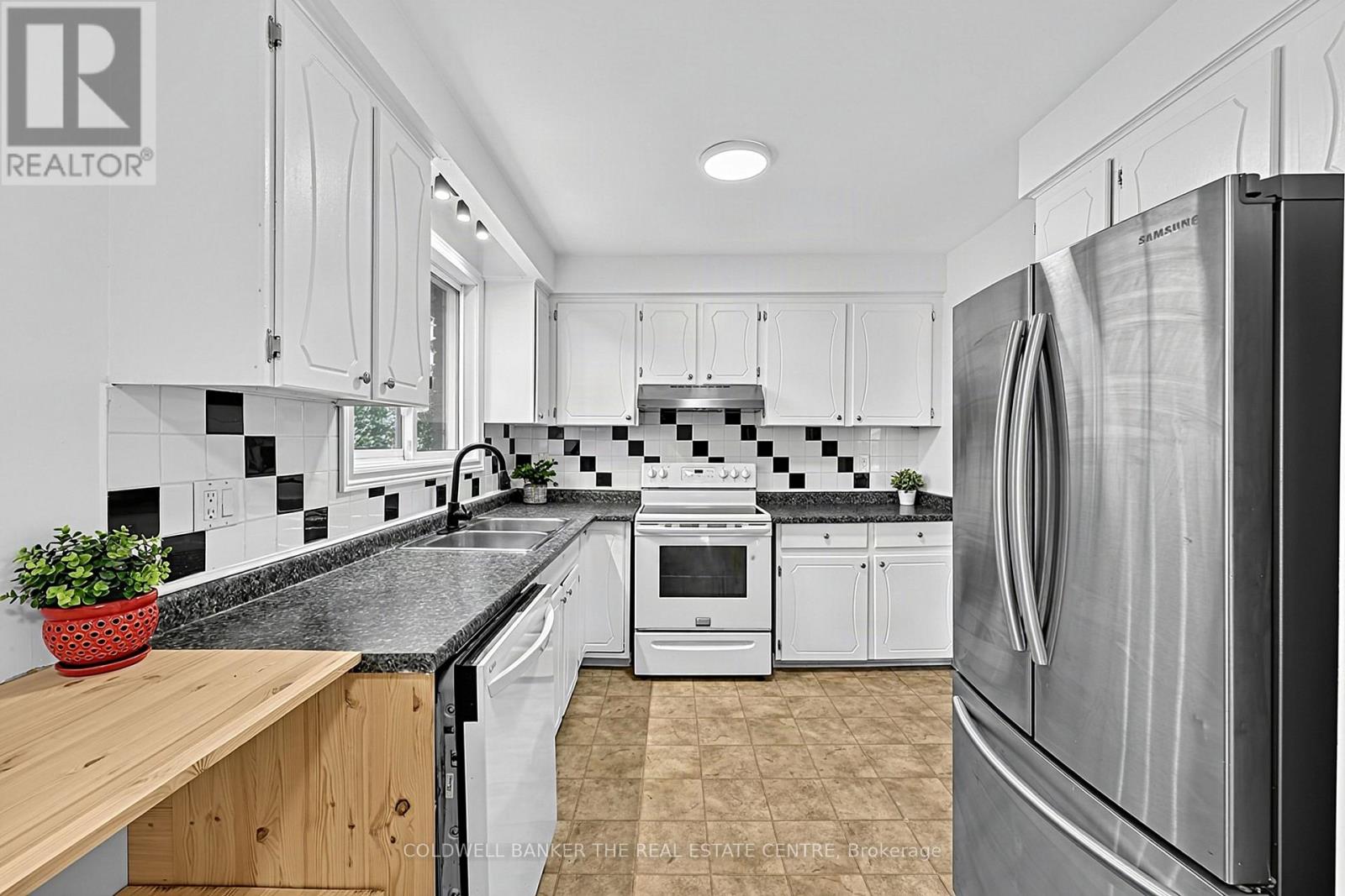 39 HIGHCROFT ROAD - 8
