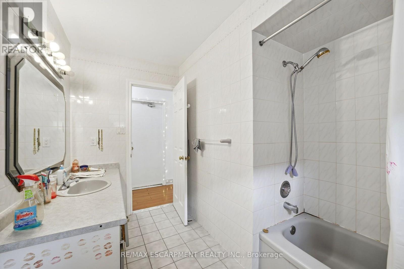 277 HARVIE AVENUE - 25