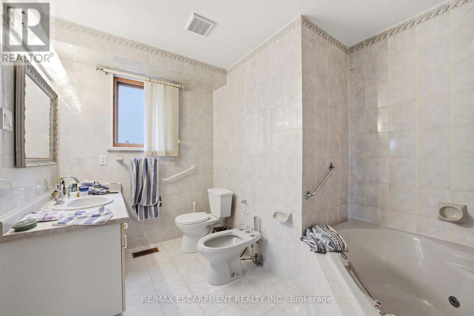 277 HARVIE AVENUE - Image 28