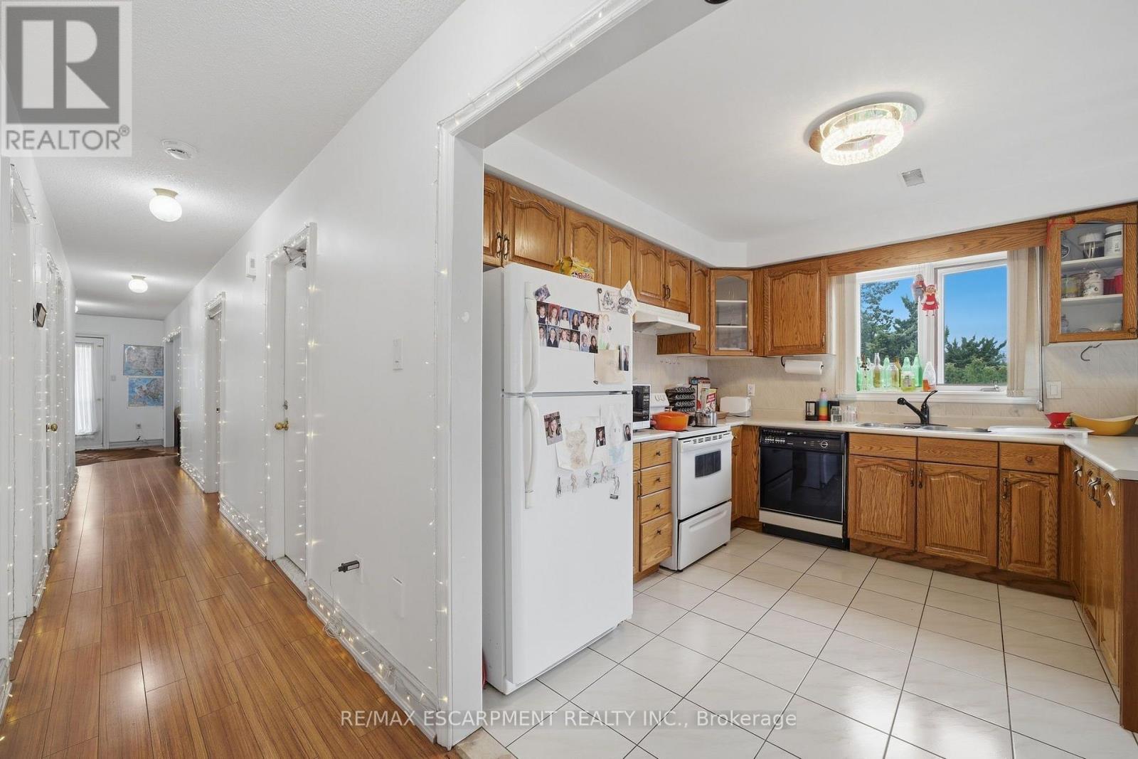 277 HARVIE AVENUE - 31