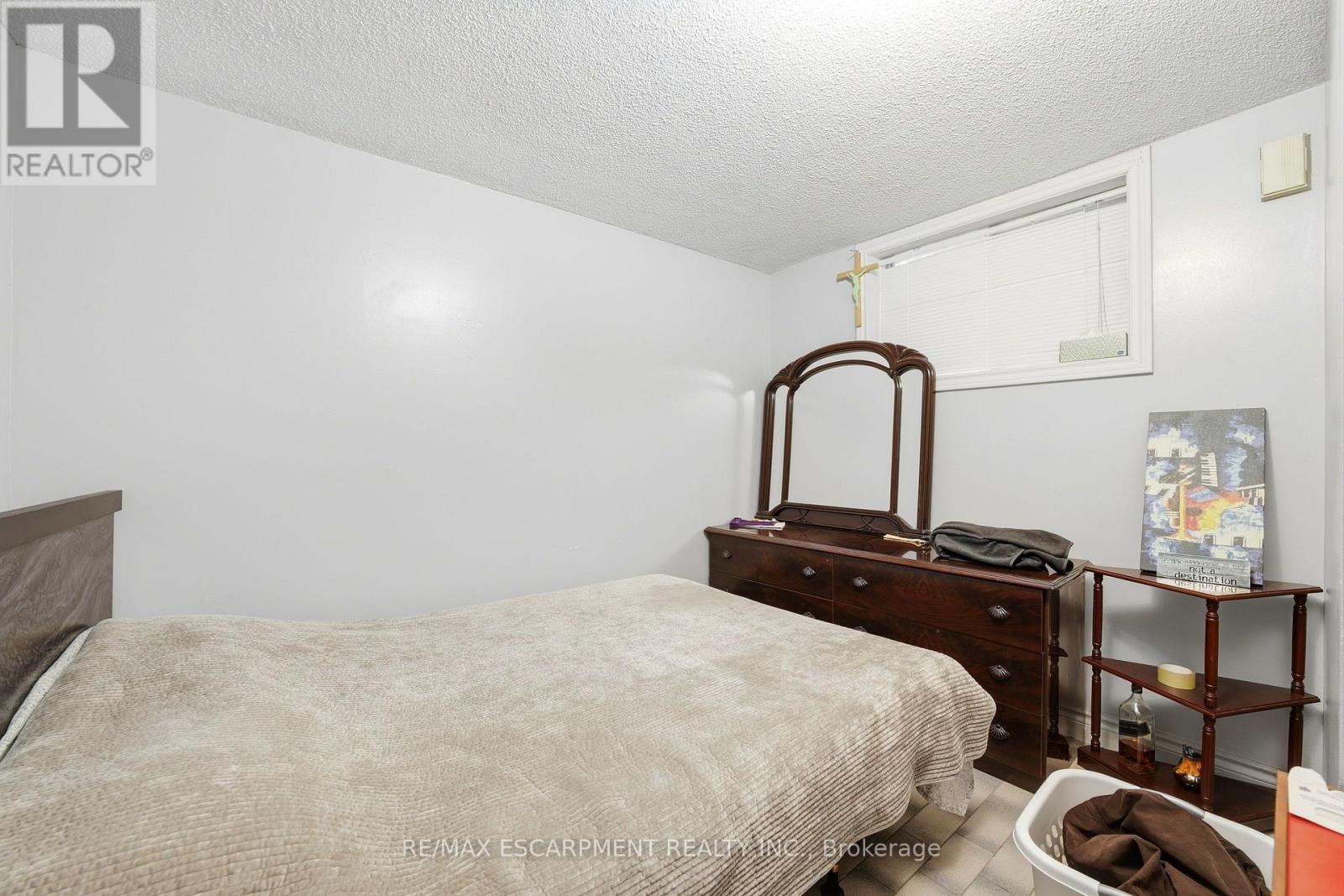 277 HARVIE AVENUE - 38