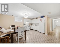 277 Harvie Avenue, Toronto, ON M6E4L1 Photo 39