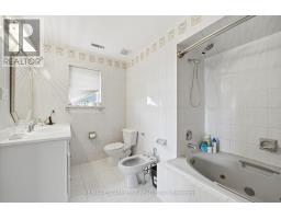 Kitchen - 277 Harvie Avenue, Toronto, ON M6E4L1 Photo 9