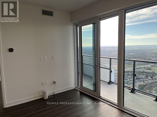 7004 - 448 BURNHAMTHORPE ROAD W, Mississauga (City Centre) — photo 6