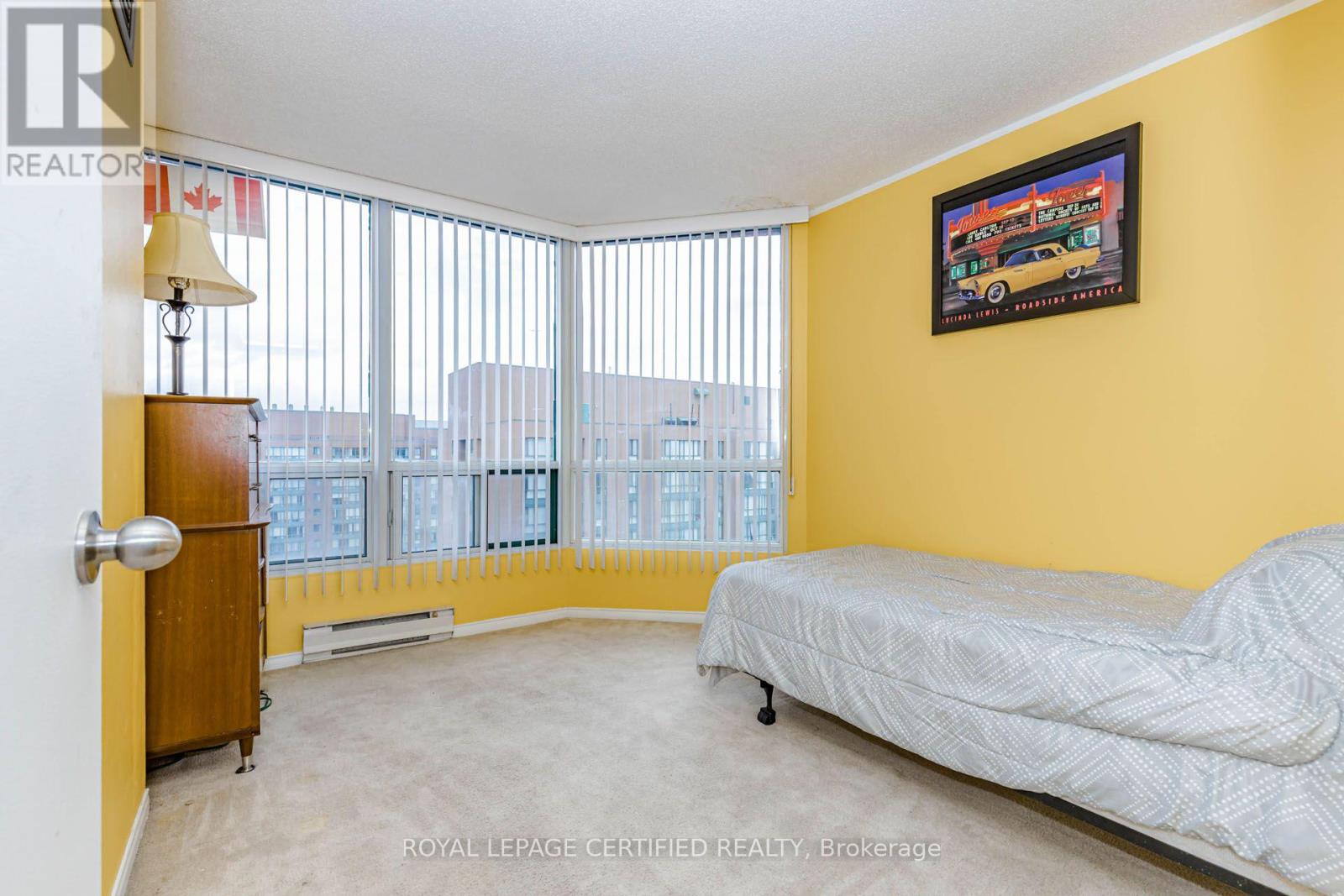 #PH15 155 HILLCREST AVENUE - 31