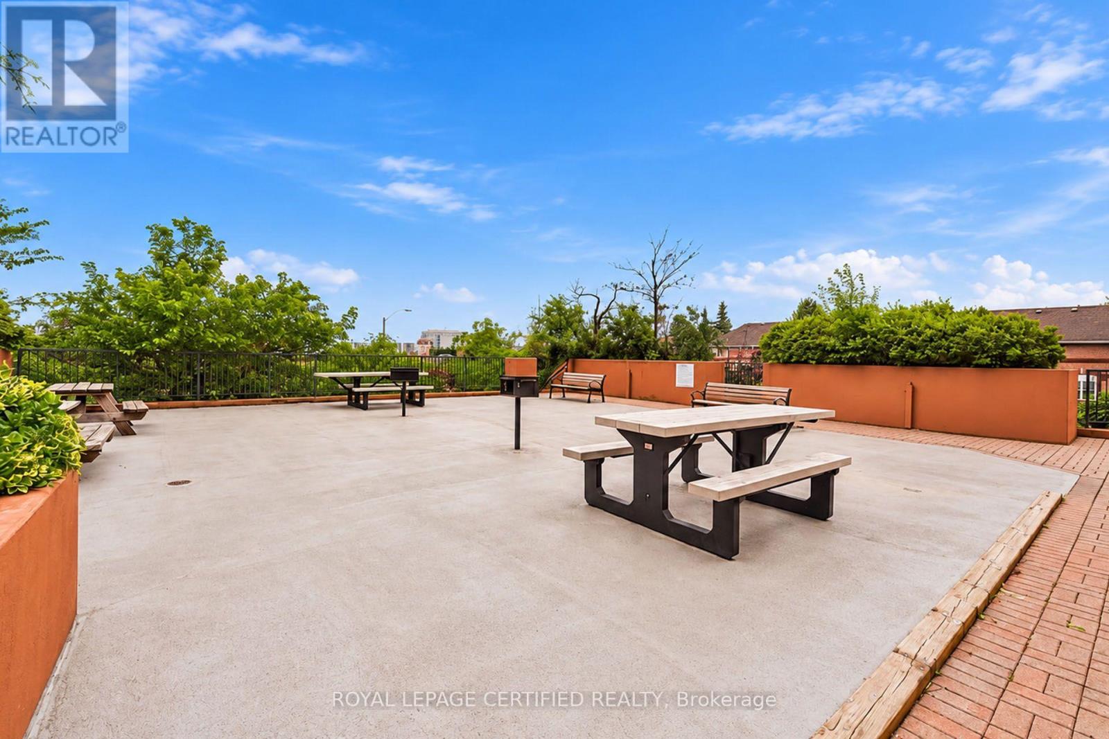 #PH15 155 HILLCREST AVENUE - 39