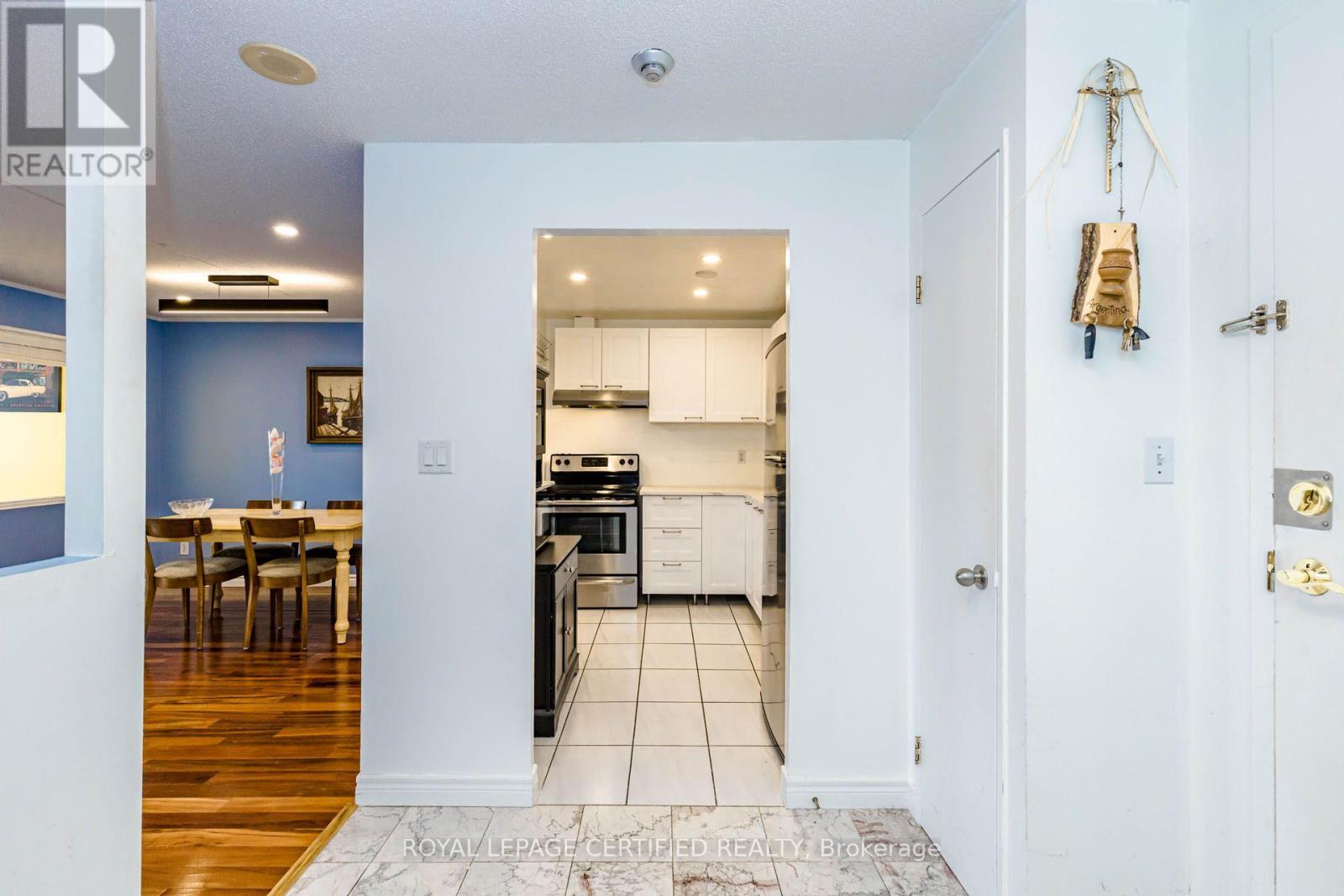#PH15 155 HILLCREST AVENUE - 9