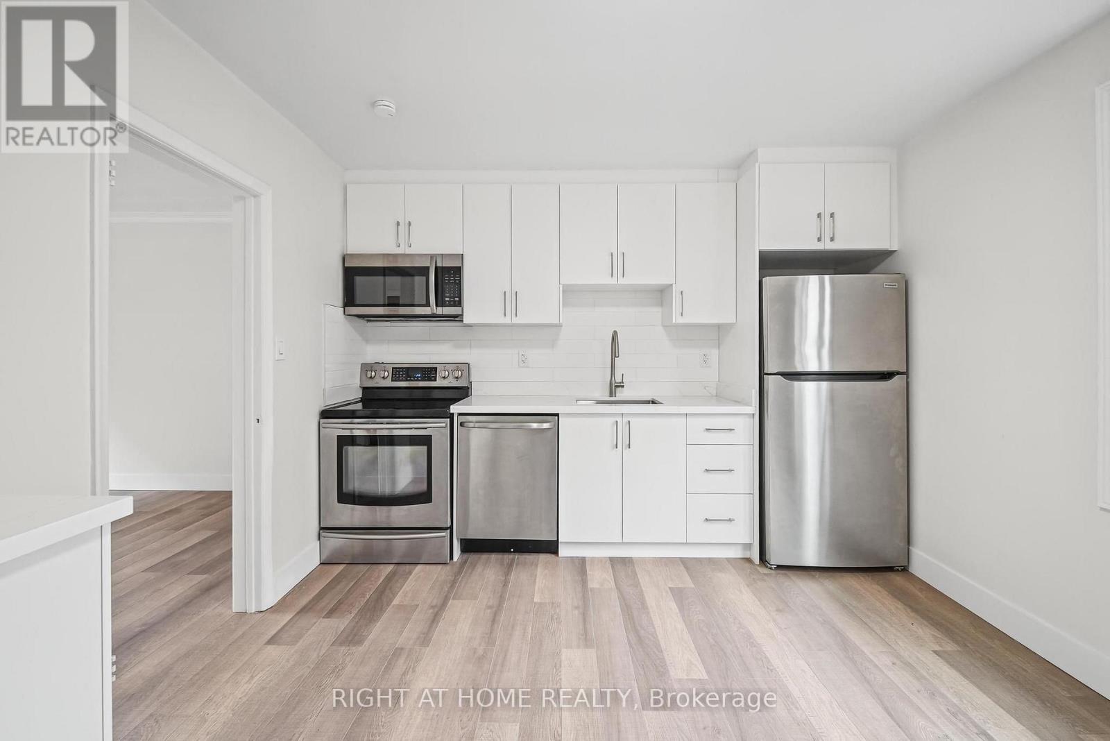 3 - 32 VANEVERY STREET, Toronto (Mimico) — photo 8