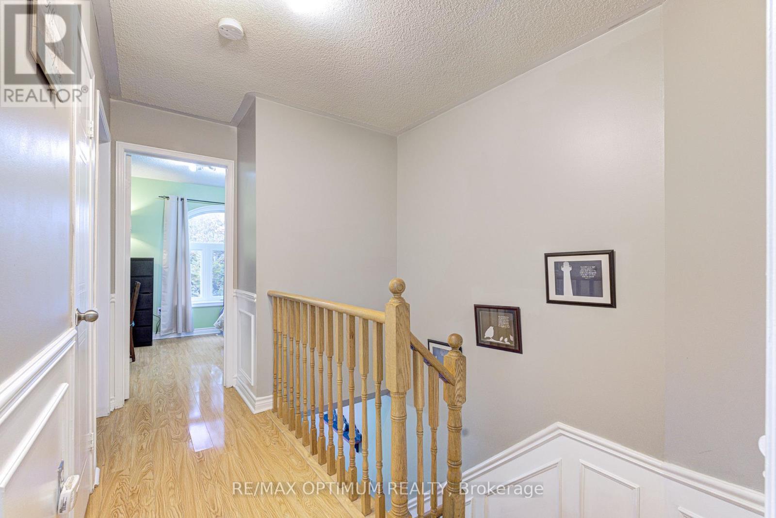 51 GOLDENLIGHT CIRCLE - 26