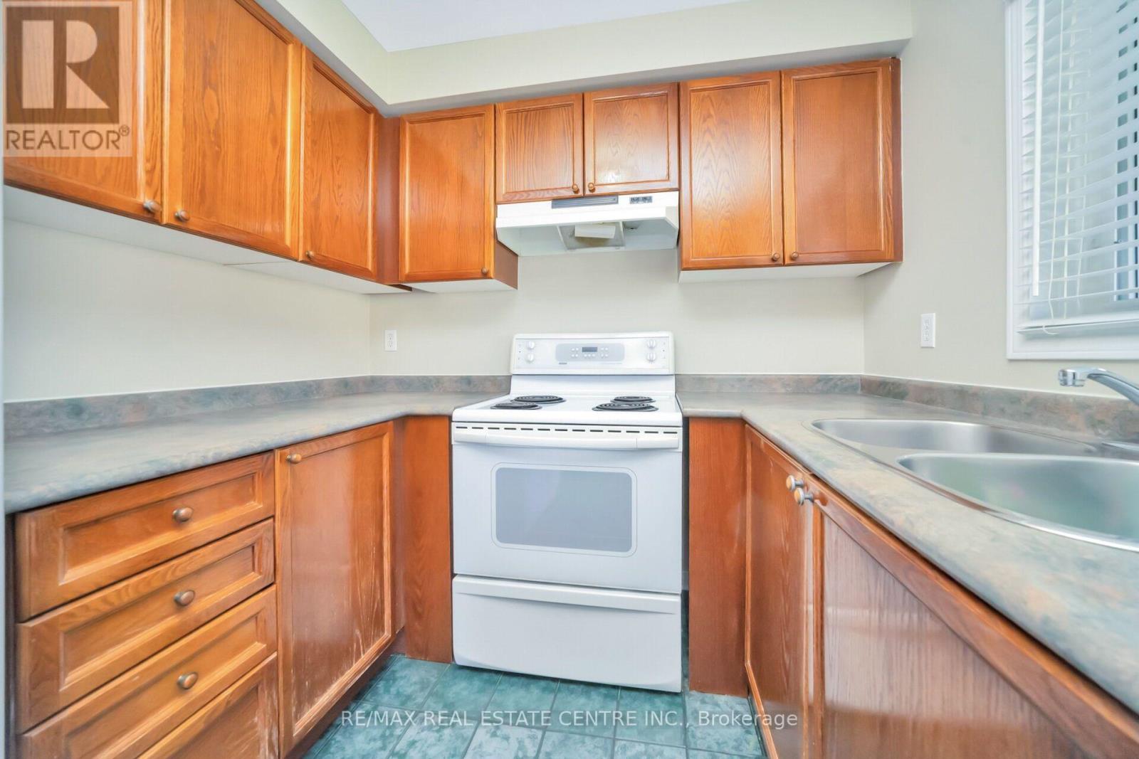 111 SPRINGVIEW DRIVE - Image 18