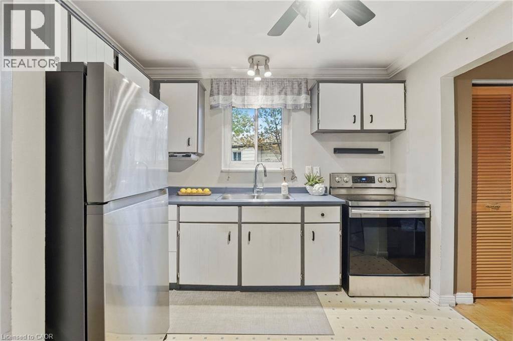 228 GOLDEN ORCHARD Drive, Hamilton — photo 7