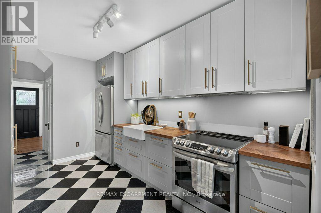 101 COPE Street, Hamilton, ON photo 17