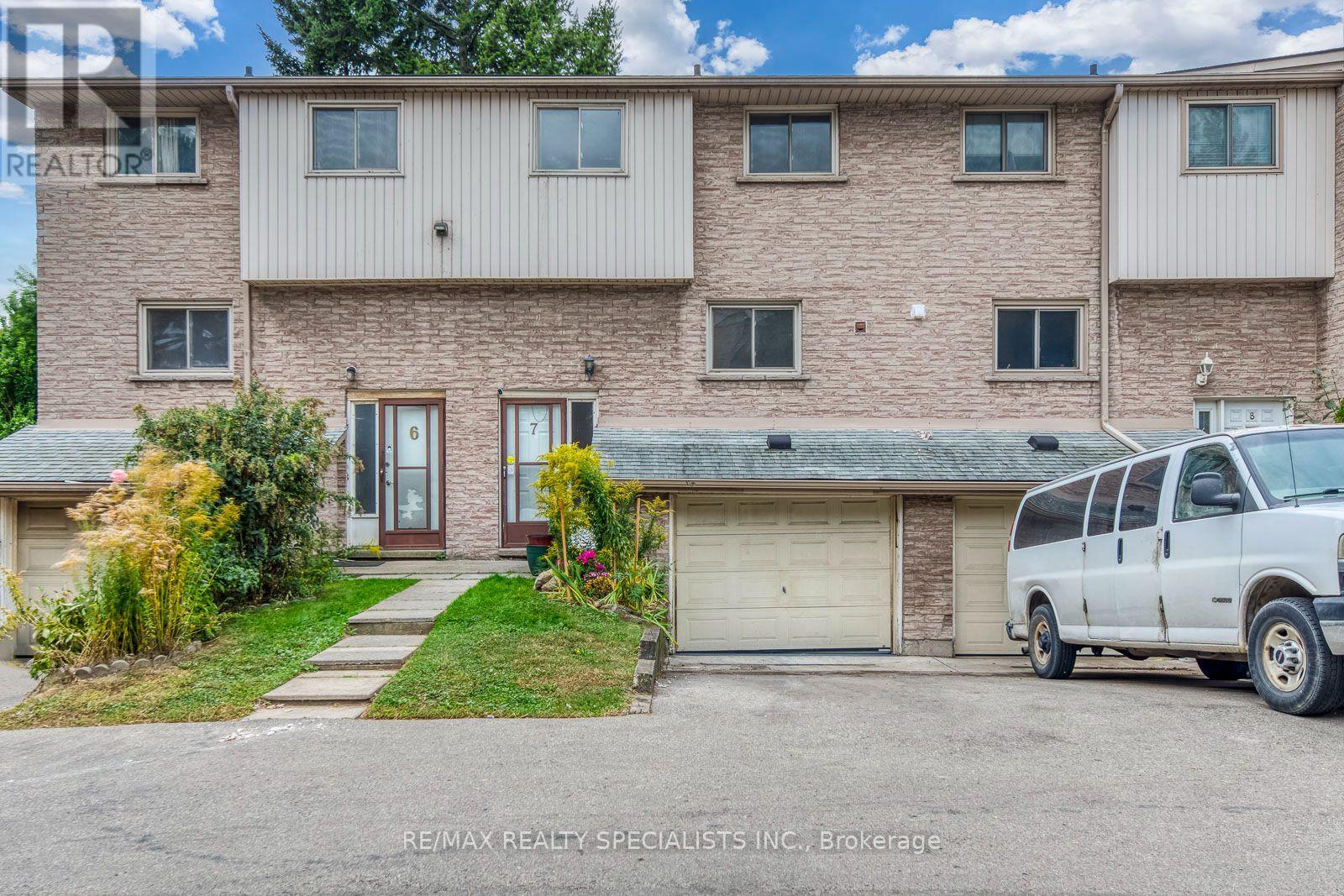 7 - 325 MARY STREET, Hamilton (Beasley) — photo 2