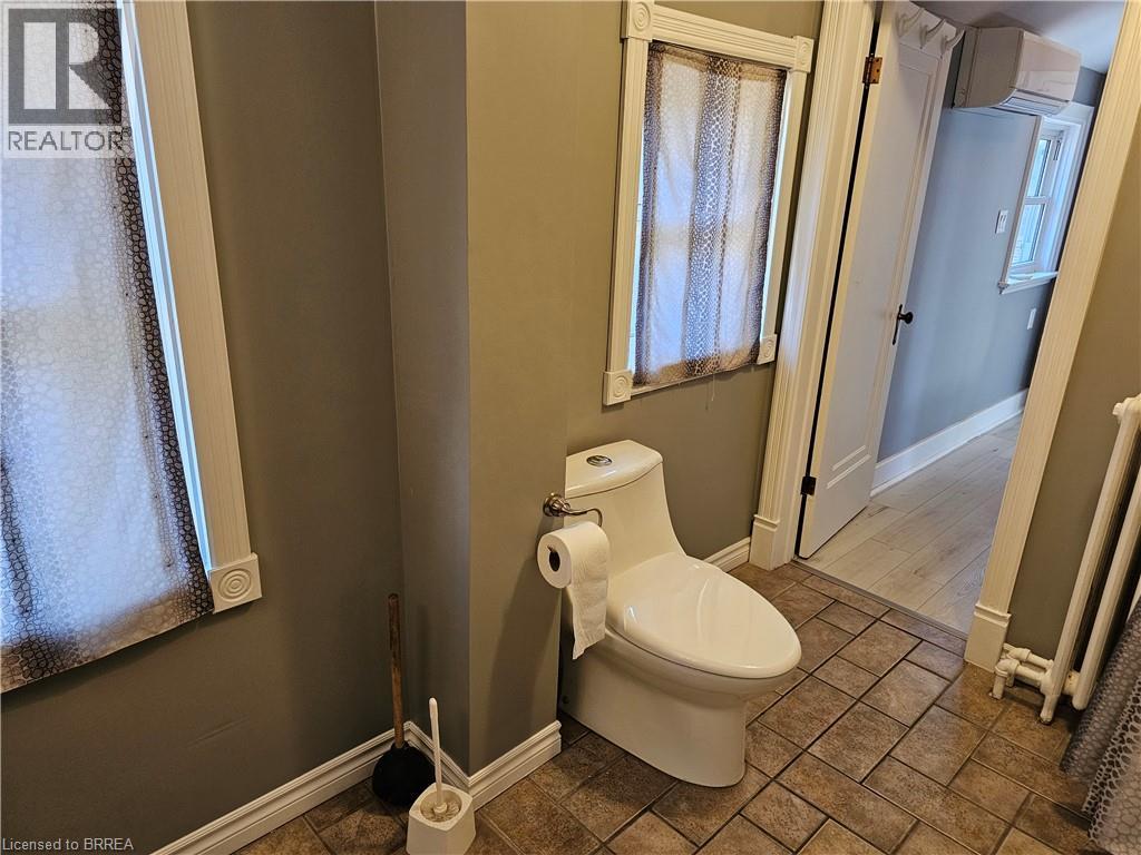 326 ERIE Avenue, Brantford — photo 11
