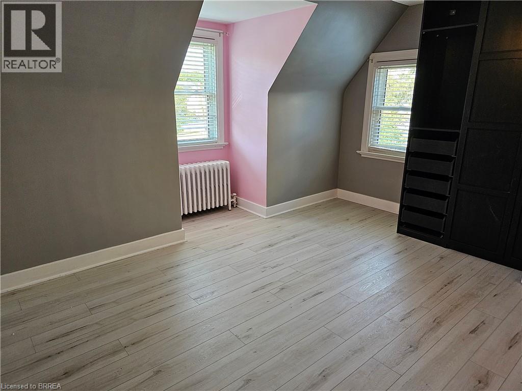 326 ERIE Avenue, Brantford — photo 9