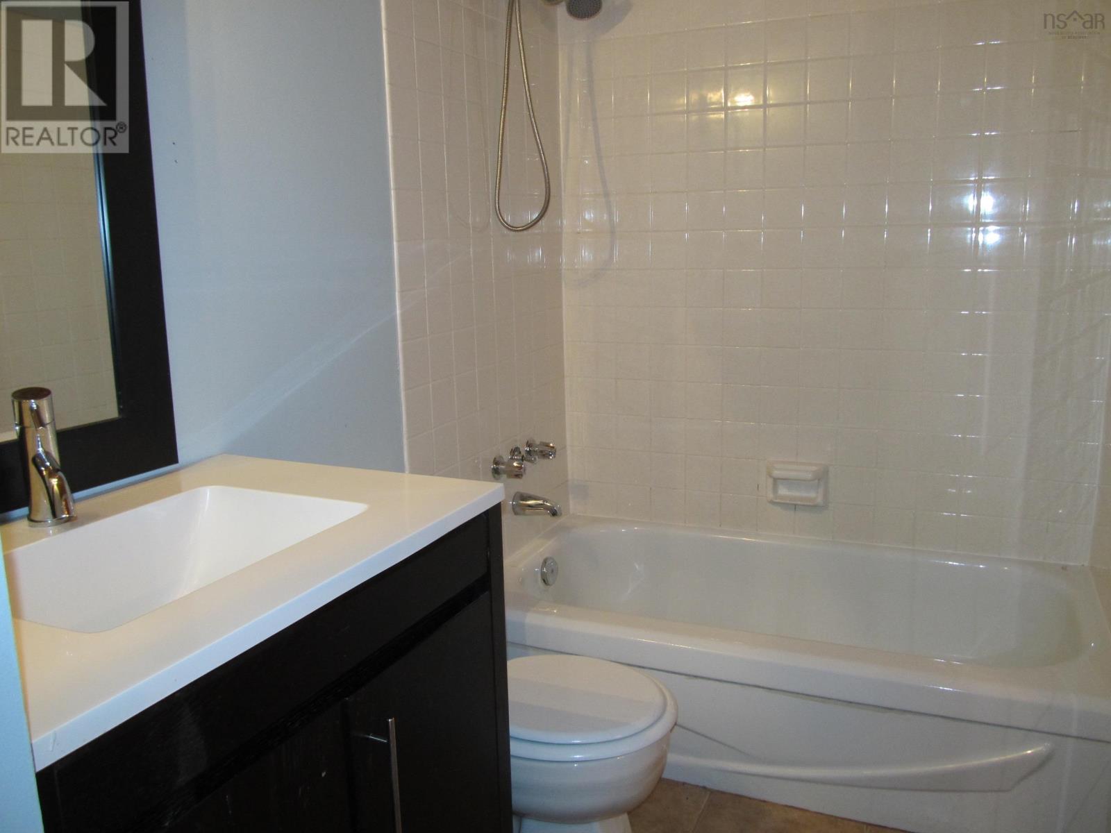 63 Drumdonald Road - Image 25